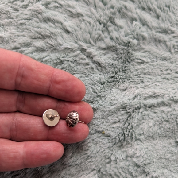 Silver studs, pierced, possibly Brighton - Picture 5 of 6